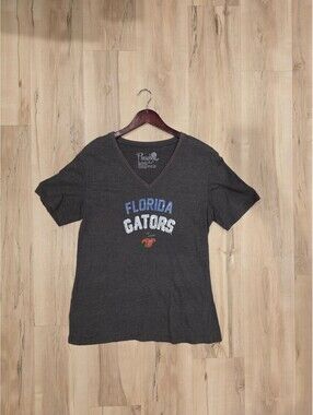 Pressbox Florida Gators Women's V-Neck T-Shirt XL